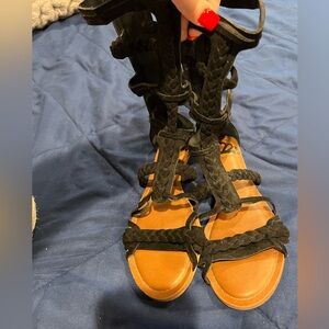 Fergalicious Braided Black Sandals Size 9.5